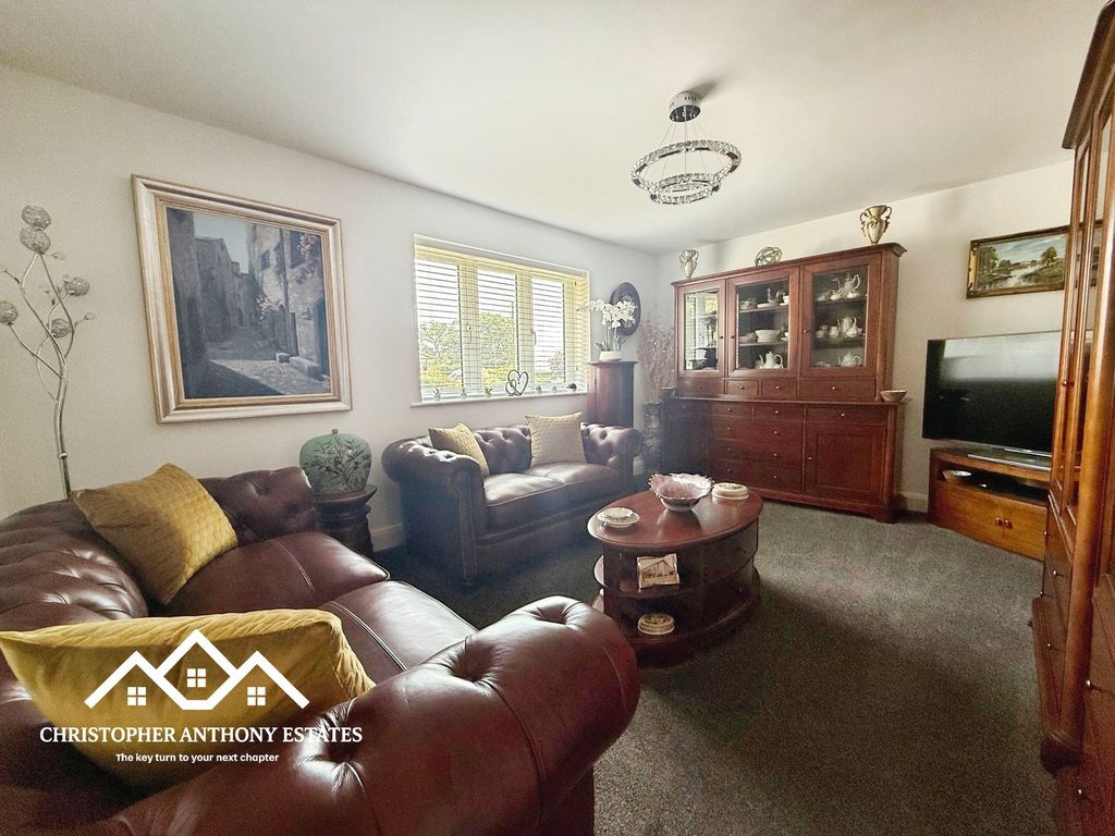 Property photo 3 of 23