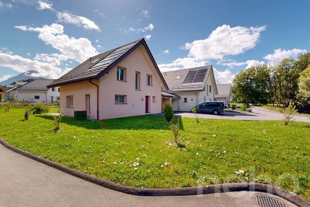 Property photo 3 of 13