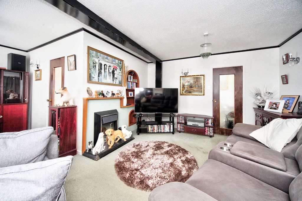 Property photo 3 of 14 4184142