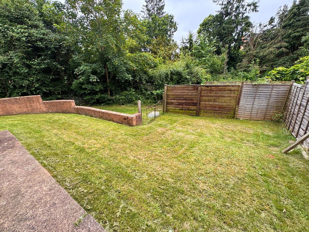 Property photo 3 of 14 Side Garden