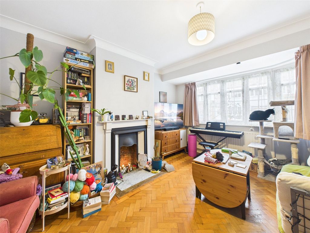 Property photo 2 of 8 Picture No. 13