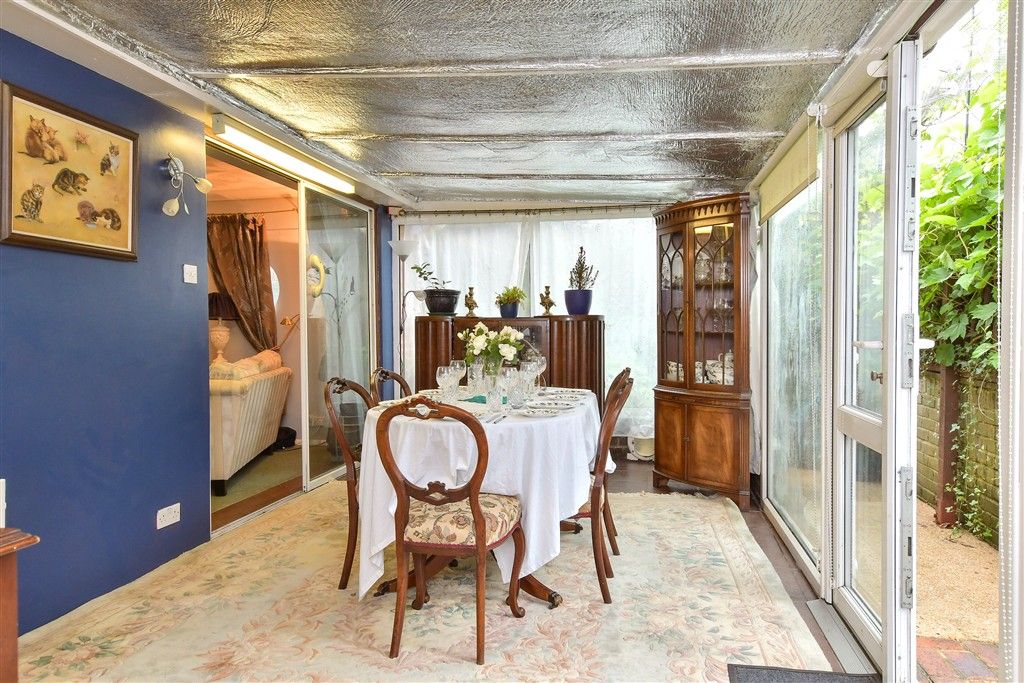 Property photo 3 of 11 Conservatory