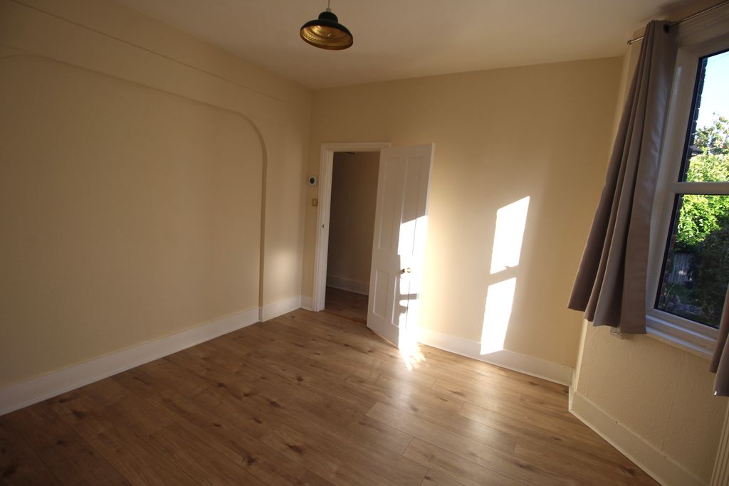 Property photo 2 of 16 Lounge