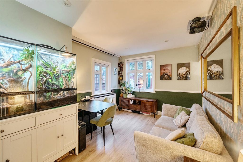 Property photo 2 of 16 1400456-3-696934B547328.Jpg