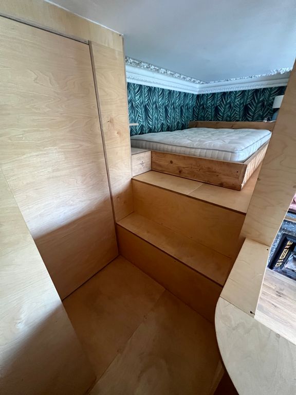 Property photo 3 of 11