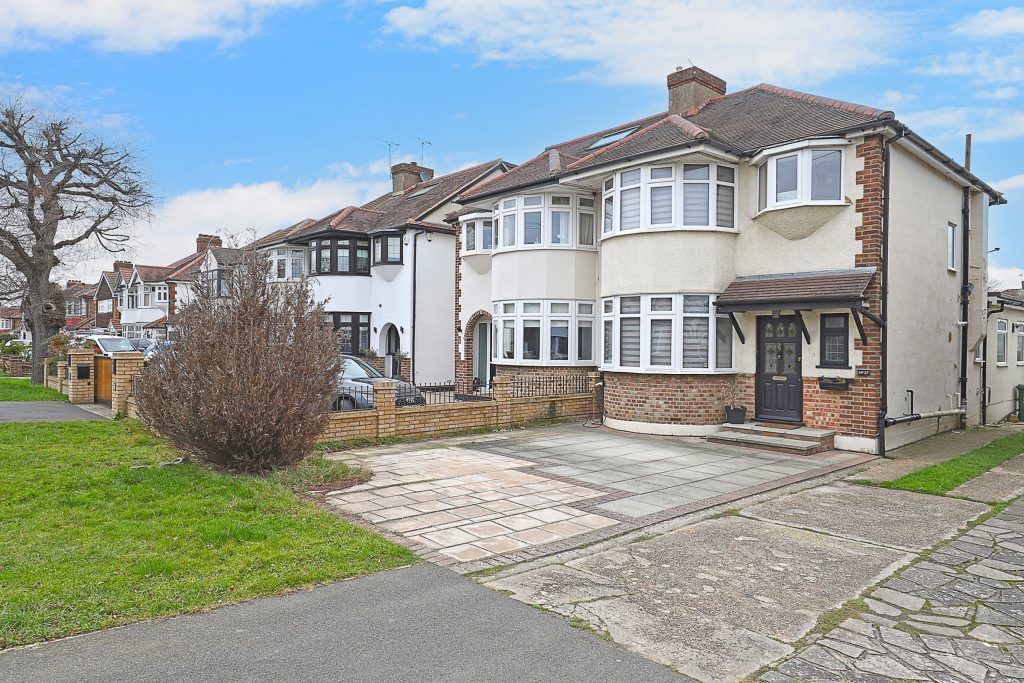 Property photo 2 of 23