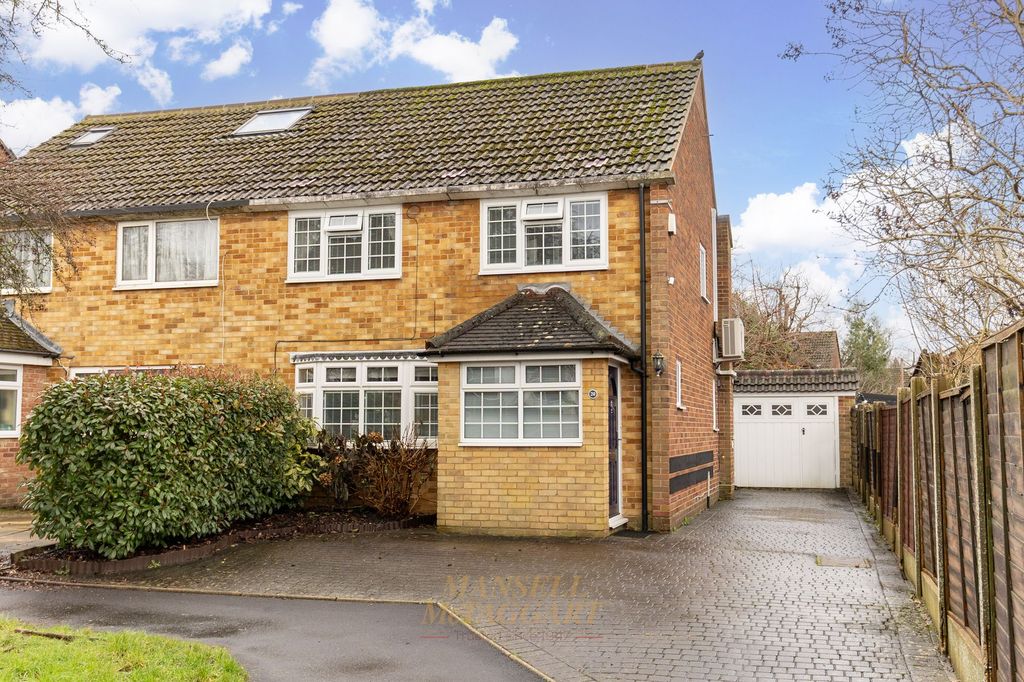 Property photo 1 of 32