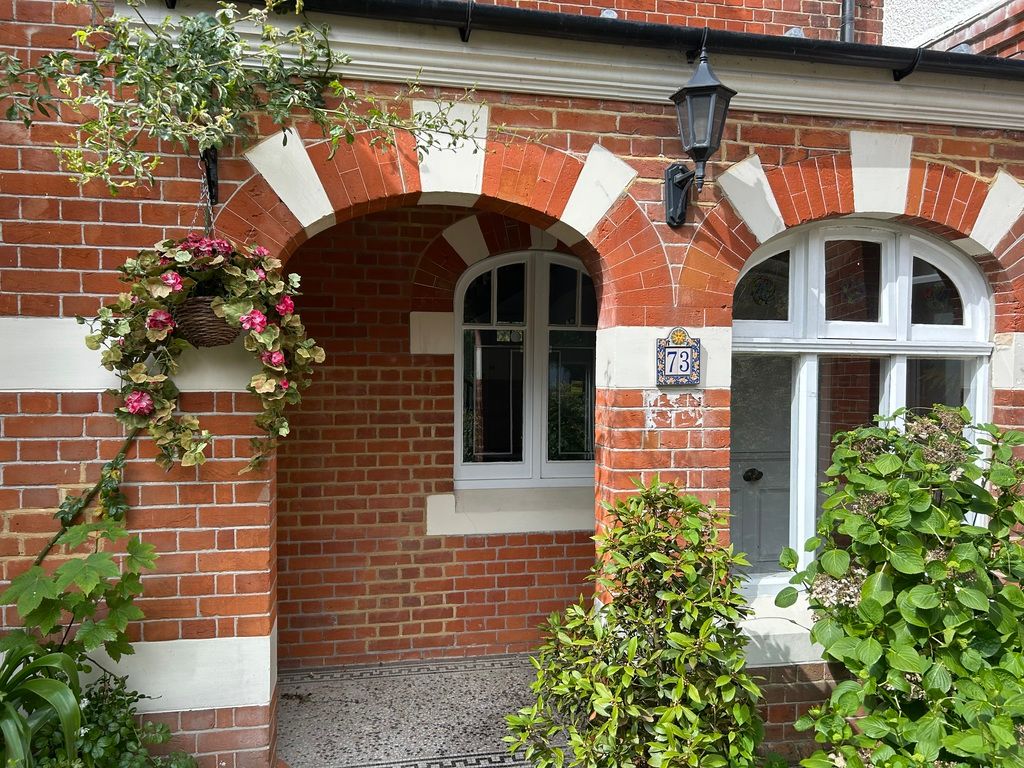 Property photo 2 of 18