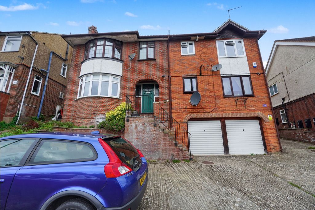 Property photo 1 of 11 Photo 12