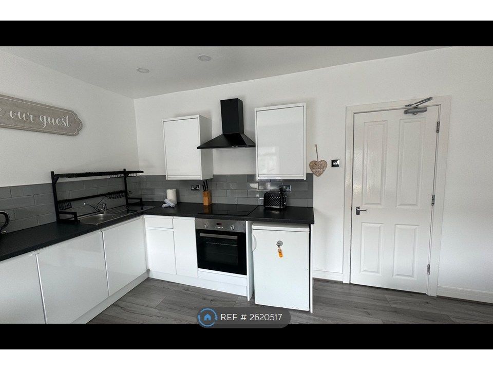 Property photo 2 of 27 Kitchen