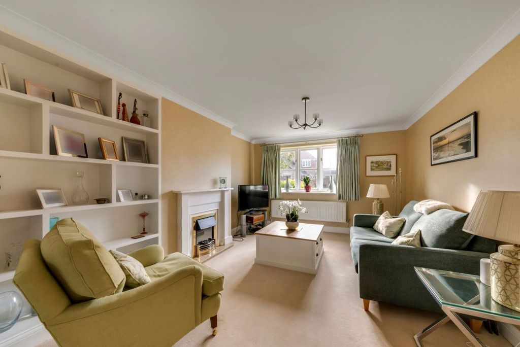 Property photo 2 of 12