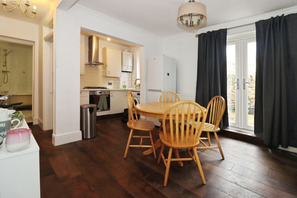 Property photo 3 of 18 Pbox-Img.Jpg