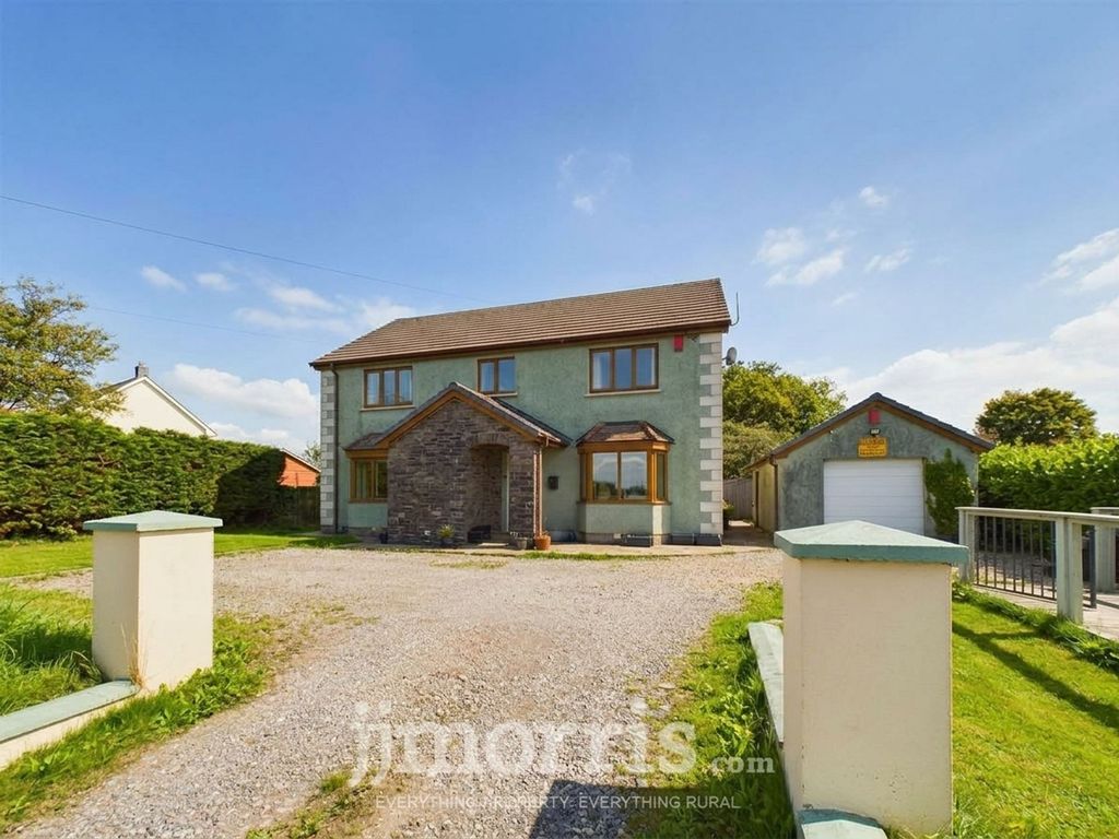 Property photo 1 of 42