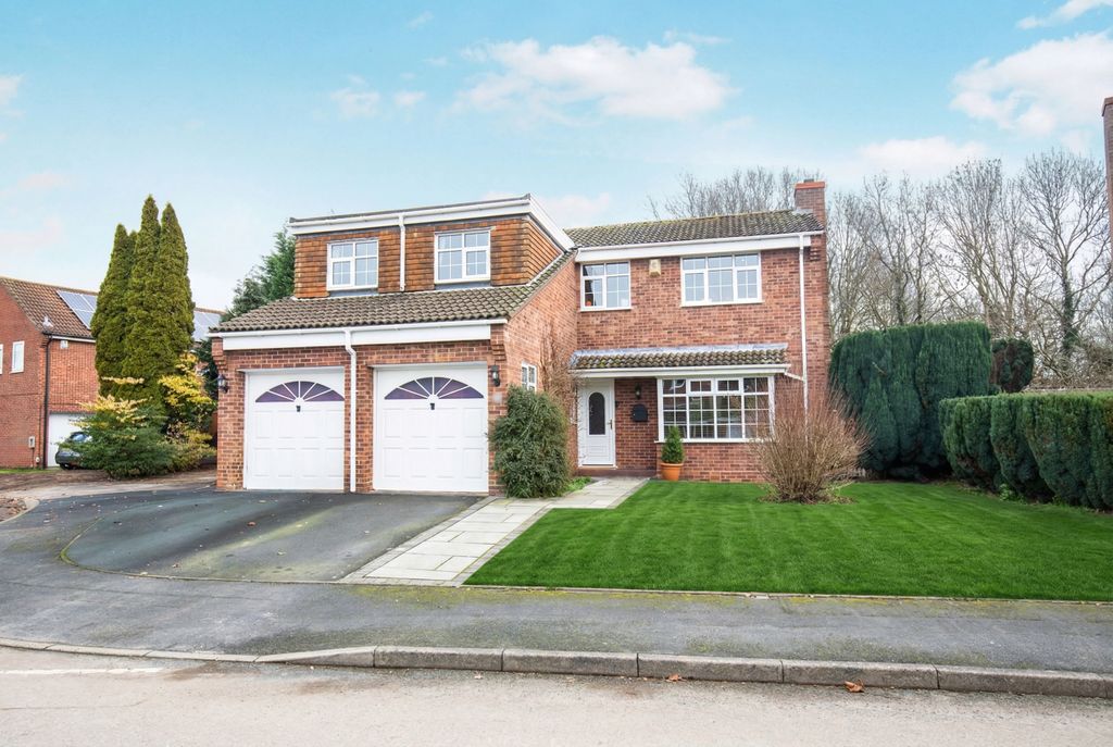 Property photo 1 of 27 Carnoustie