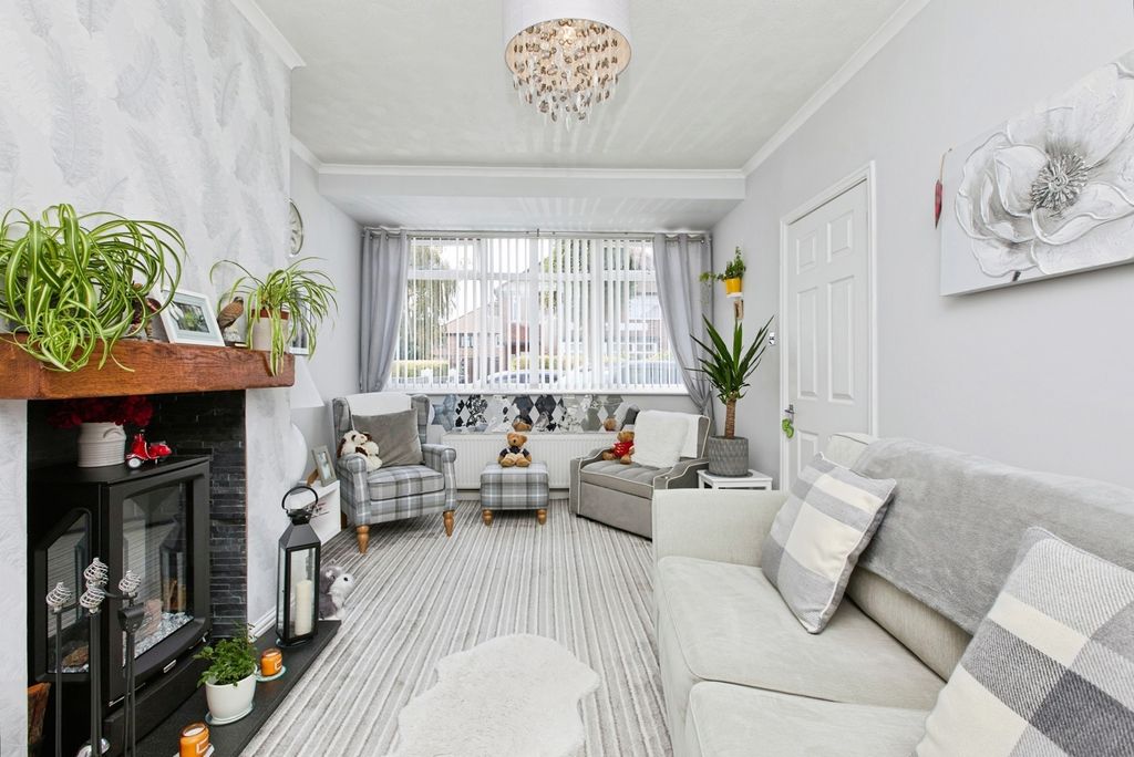 Property photo 3 of 16 Pbox-Img.Jpg
