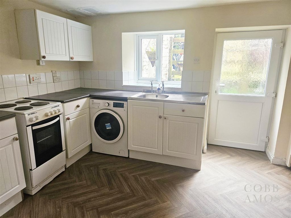Property photo 2 of 14 Kitchen.Jpg
