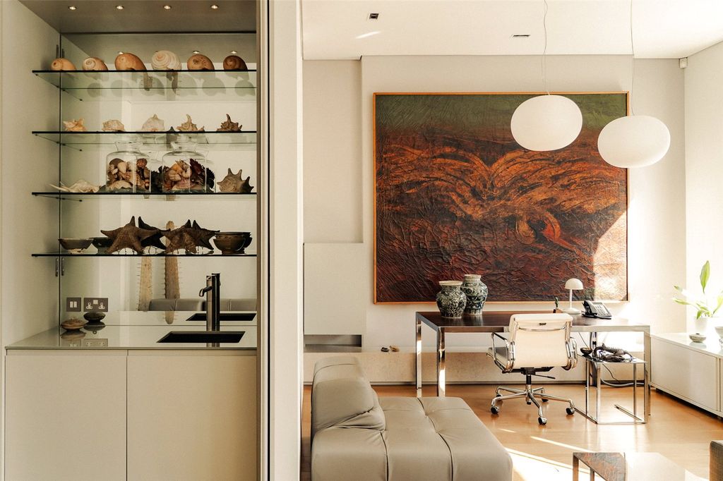 Property photo 3 of 14 Picture 3