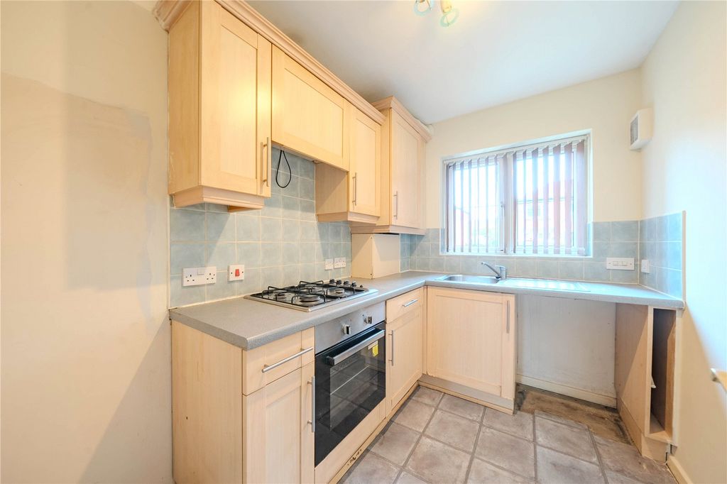Property photo 2 of 12 Picture No. 18