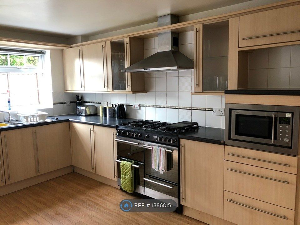 Property photo 2 of 13 Kitchen