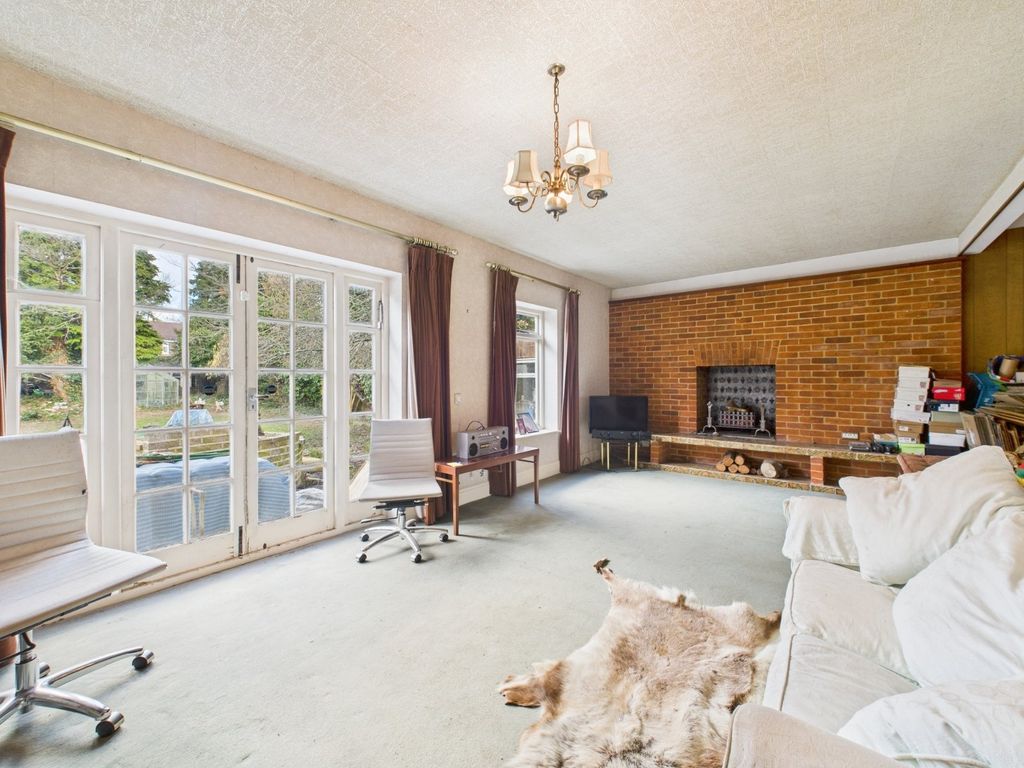 Property photo 2 of 19 Picture No. 27
