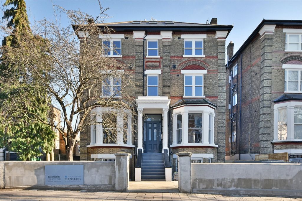 Property photo 3 of 8 Picture No. 12