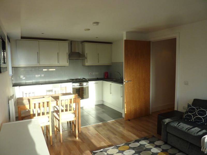 Property photo 3 of 11 Lounge/ Kitchen