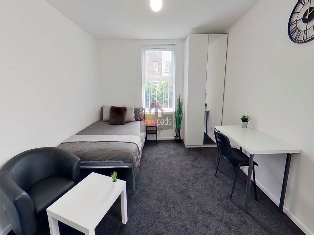 Property photo 2 of 9 B