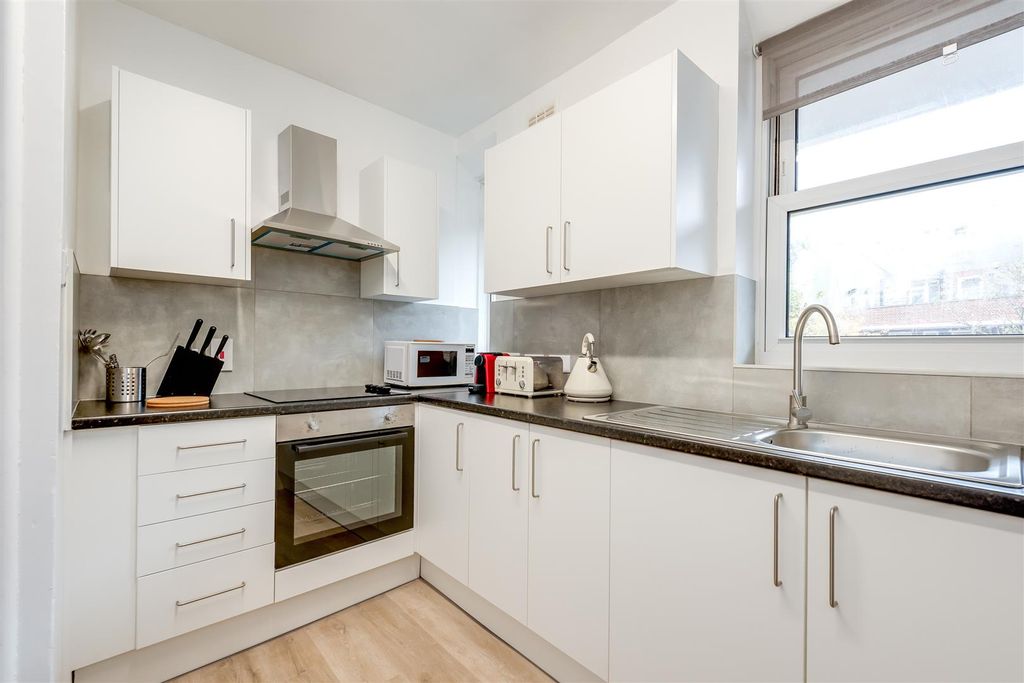 Property photo 3 of 15 55101-Hi-Res (11).Jpg