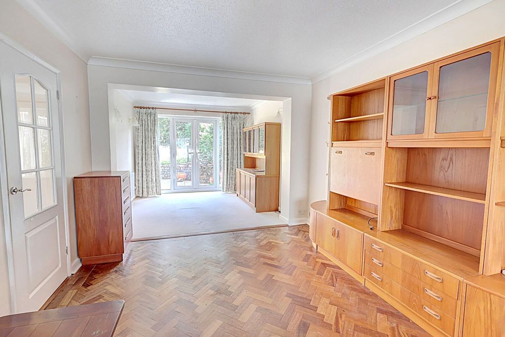 Property photo 3 of 17 Picture No. 09