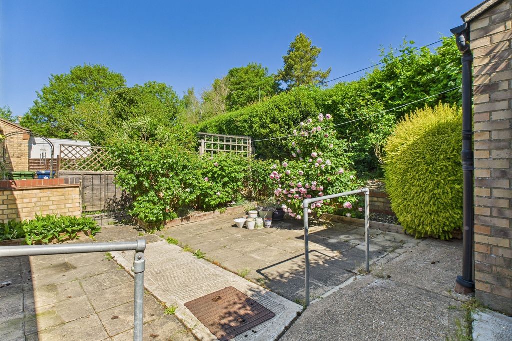 Property photo 2 of 11 Cam02519G0-Pr0276-Still009