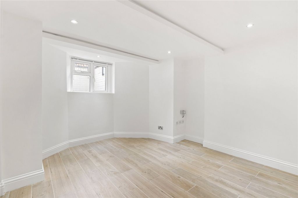 Property photo 2 of 9 Reception Room