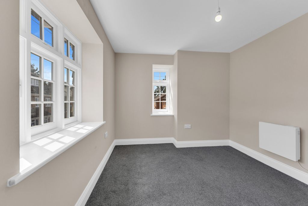 Property photo 2 of 6