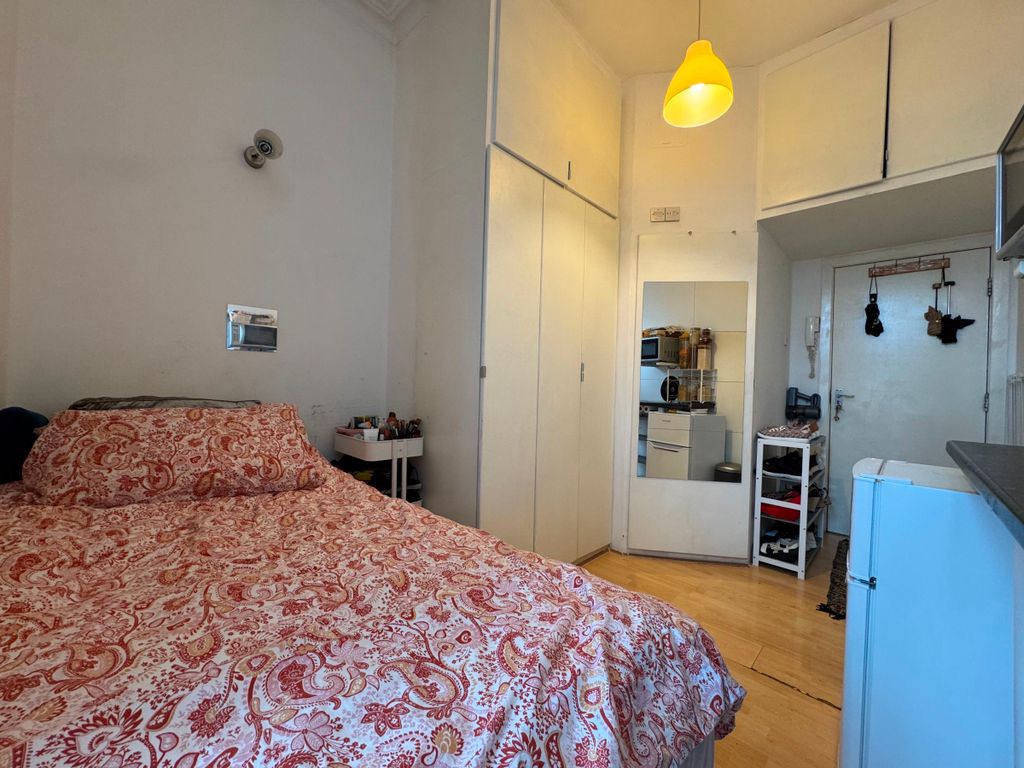 Property photo 1 of 4