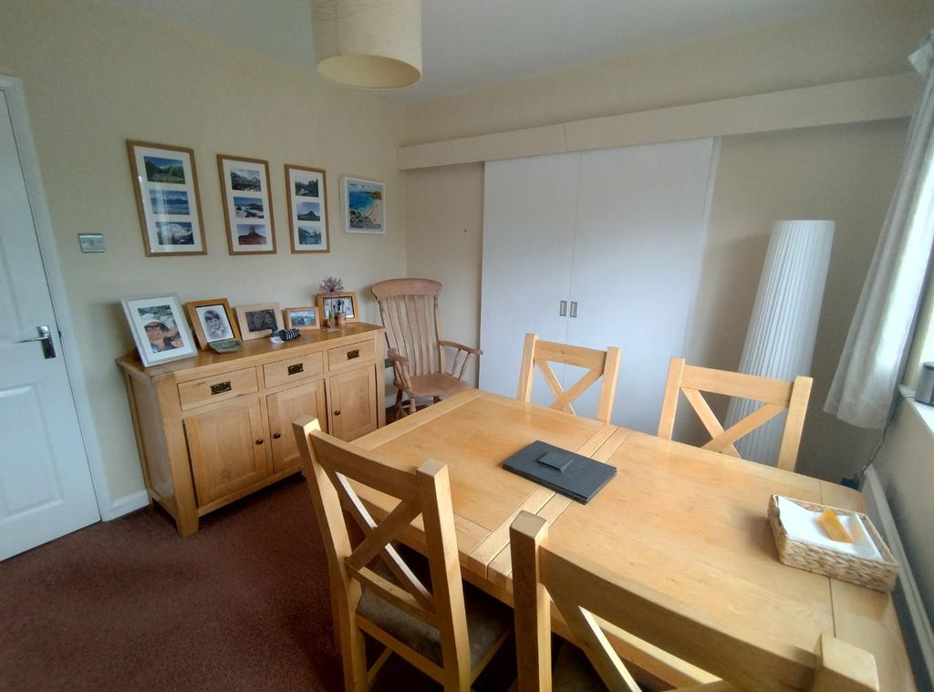Property photo 3 of 16 Dining Room