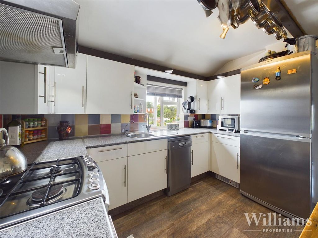 Property photo 3 of 12 Kitchen
