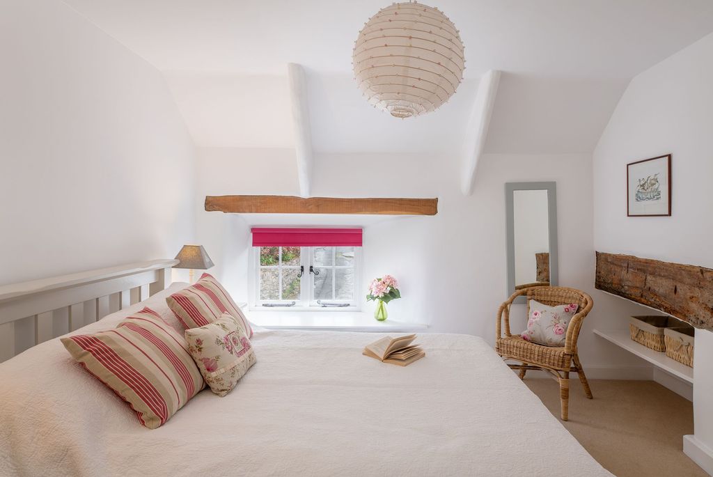 Property photo 3 of 14 The Nook, Lower Street, Dittisham Bedroom