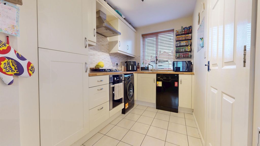 Property photo 3 of 19 4811062