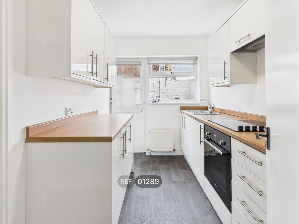 Property photo 1 of 17 Kitchen