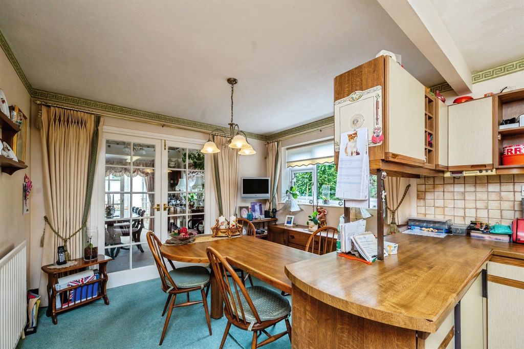 Property photo 2 of 18