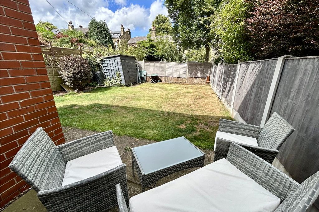 Property photo 2 of 19 Garden