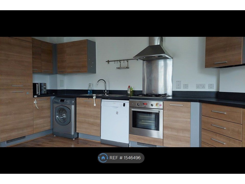 Property photo 3 of 8 Kitchen