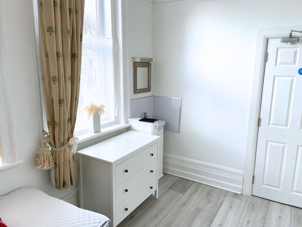 Property photo 2 of 9 Room B - Edited 2