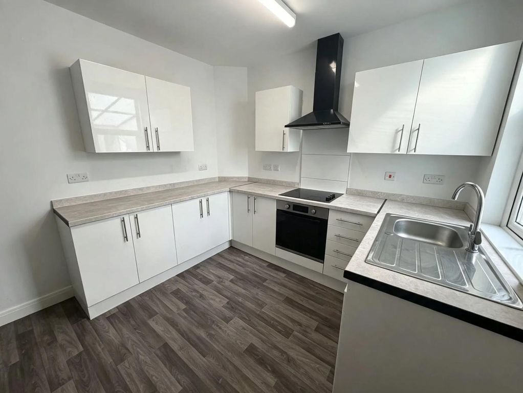 Property photo 2 of 16 Kitchen