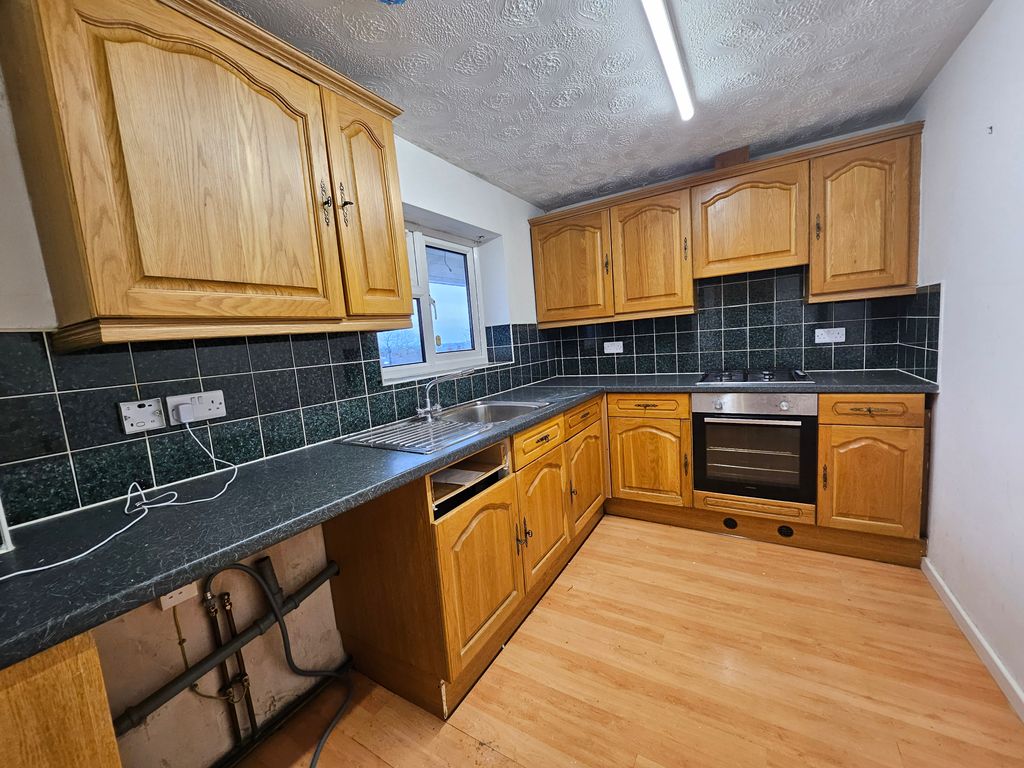 Property photo 2 of 5 Kitchen