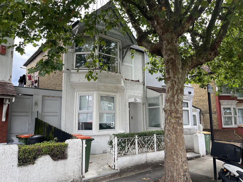 Property photo 1 of 14 Central Park Road, E6