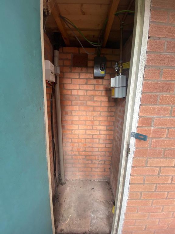 Property photo 2 of 18 External Locked Storage