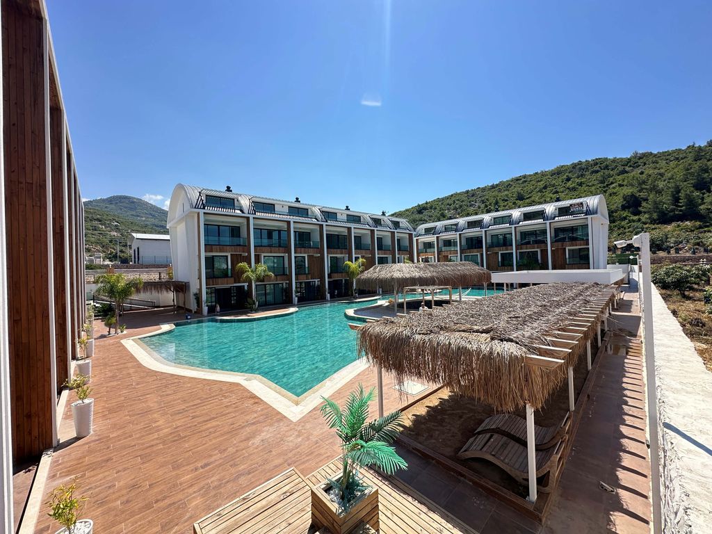 Property photo 2 of 22 Exceptional Property For Sale In Alanya €“ Large Sunny Terraces And Relaxing Seating Areas