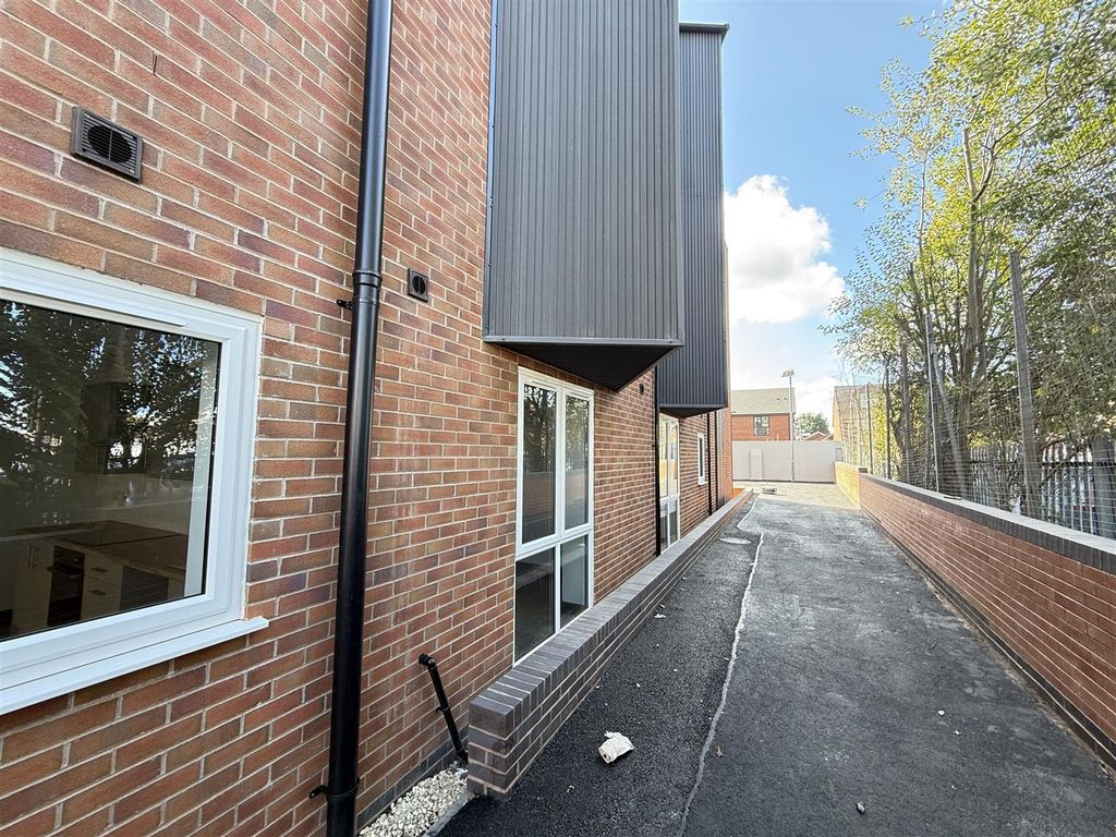 Property photo 2 of 14 Front Block And Back Brickstone -9.Jpg