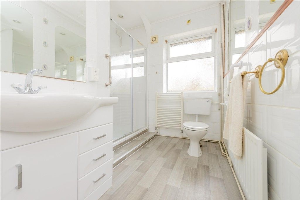 Property photo 2 of 17 Shower Room