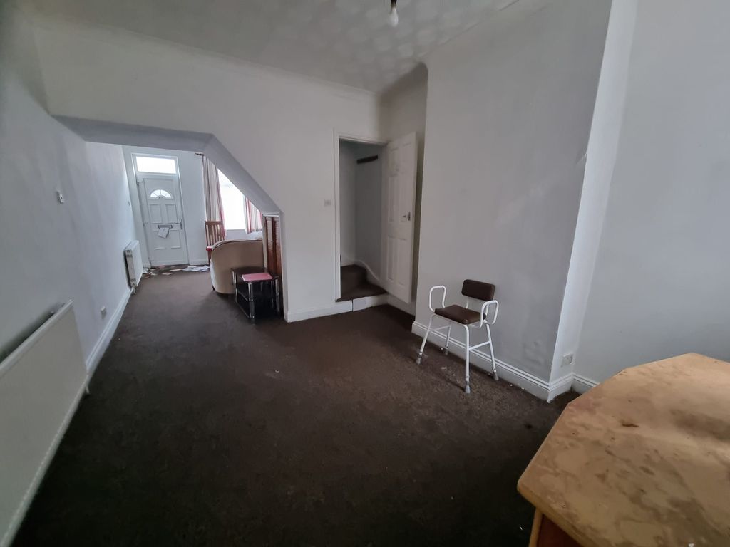 Property photo 2 of 6 Photograph 2